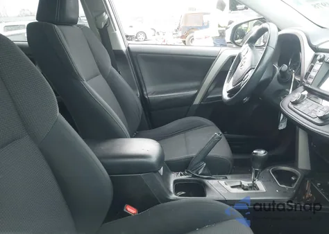 2016 Toyota Rav4 Xle z USA, uszkodzony, nr VIN 2T3WFREV2GW261539